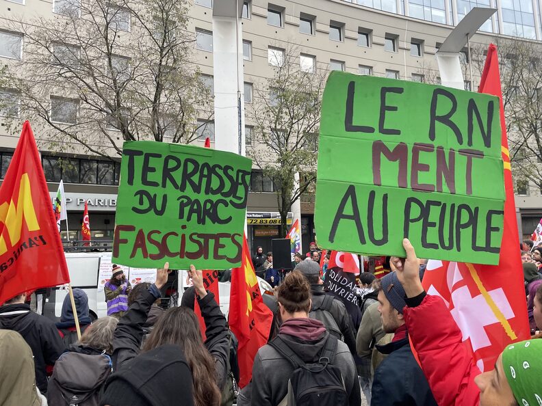 Des tags anti-RN sur le domicile des Le Pen : une crise sans précédent